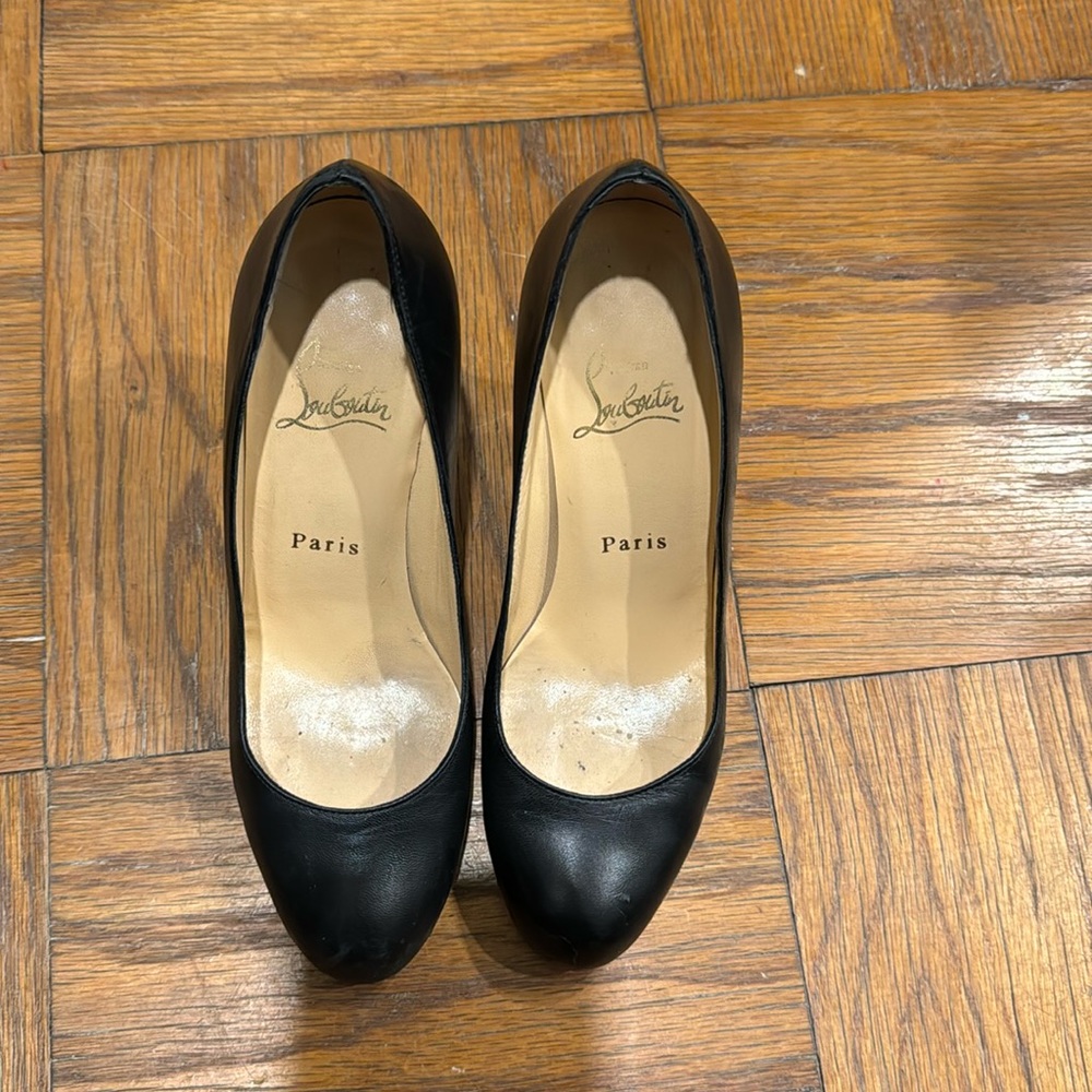 Stunning black leather Christian Louboutin Heels